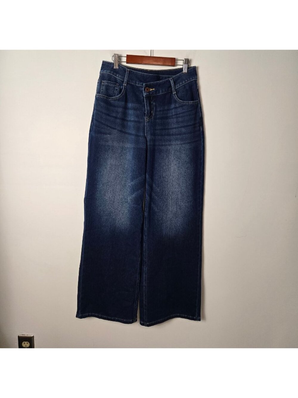 Halara Size M Flex Asymmetric Wide Leg Casual Jeans Pockets Stretch Dark Wash